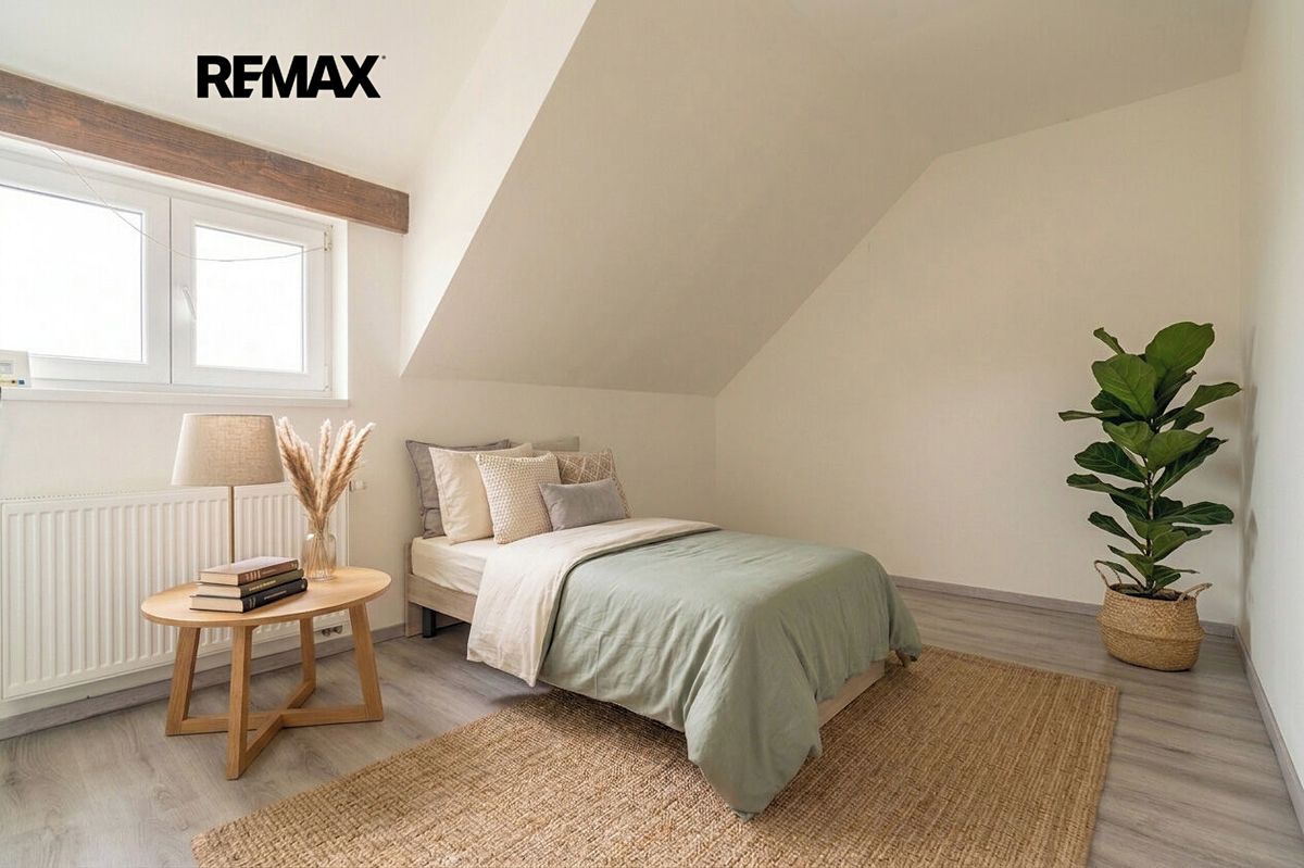 Prodej rodinného domu 193 m², pozemek 748 m² – fotografie 3