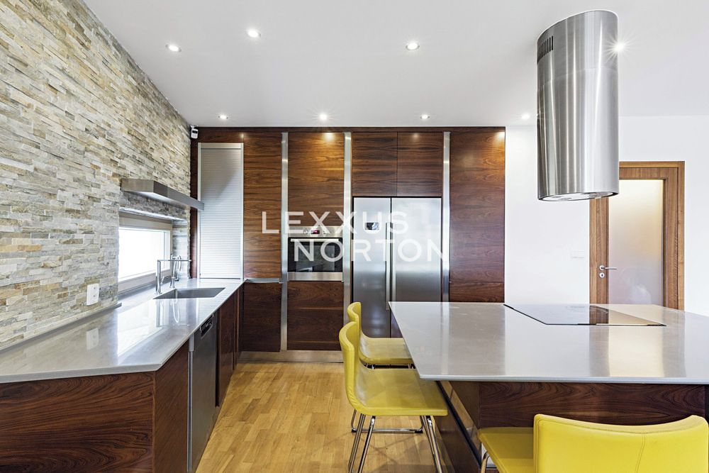Pronájem bytu 4+kk 116 m² – fotografie 2