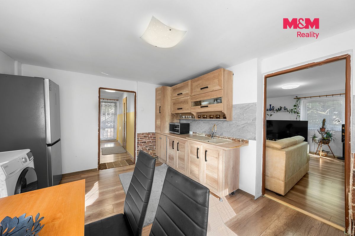Prodej rodinného domu 240 m², pozemek 964 m² – fotografie 5