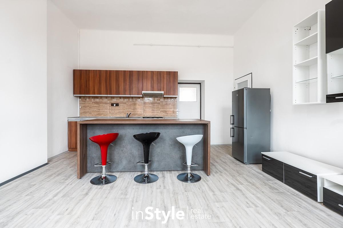 Pronájem bytu 3+kk 67 m² – fotografie 2