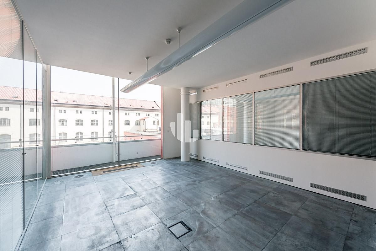 Pronájem kanceláře 201 m² – fotografie 3