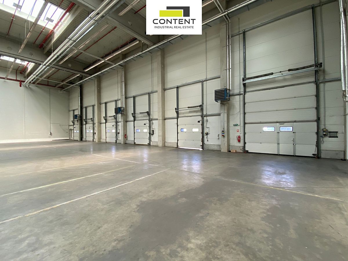 Pronájem skladového prostoru 10446 m² – fotografie 3