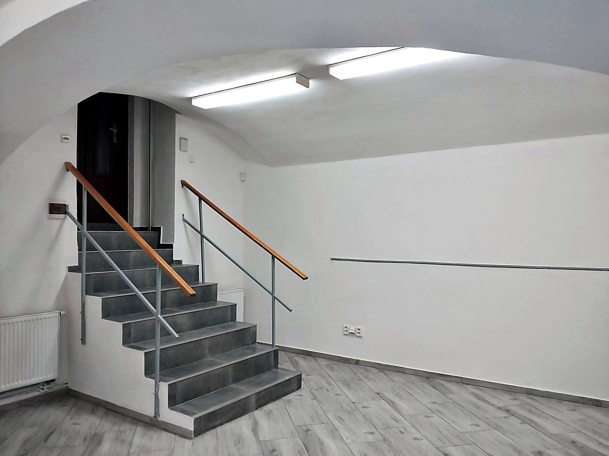 Pronájem kanceláře 83 m² – fotografie 3