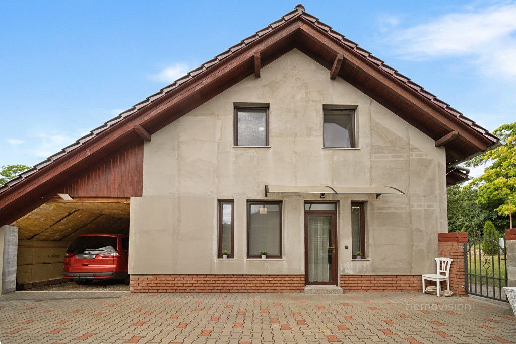 Prodej rodinného domu 143 m², pozemek 869 m² – fotografie 2