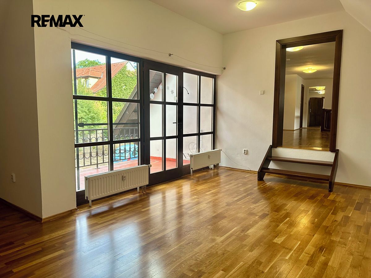 Pronájem bytu 2+kk 80 m²