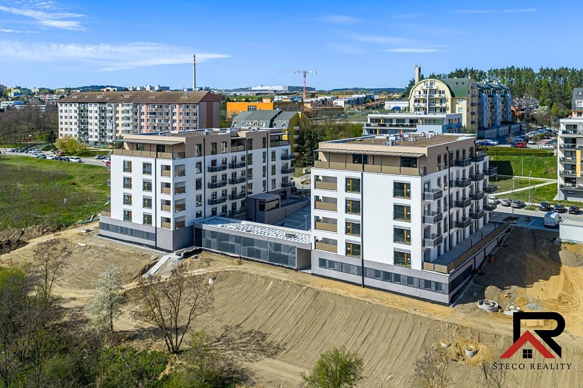Pronájem bytu 1+kk 38 m² – fotografie 2