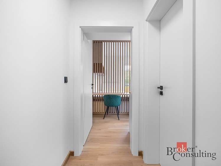Pronájem bytu 1+kk, 24 m² (6 z 15)