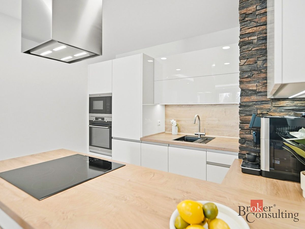 Pronájem bytu 2+kk 58 m² – fotografie 2