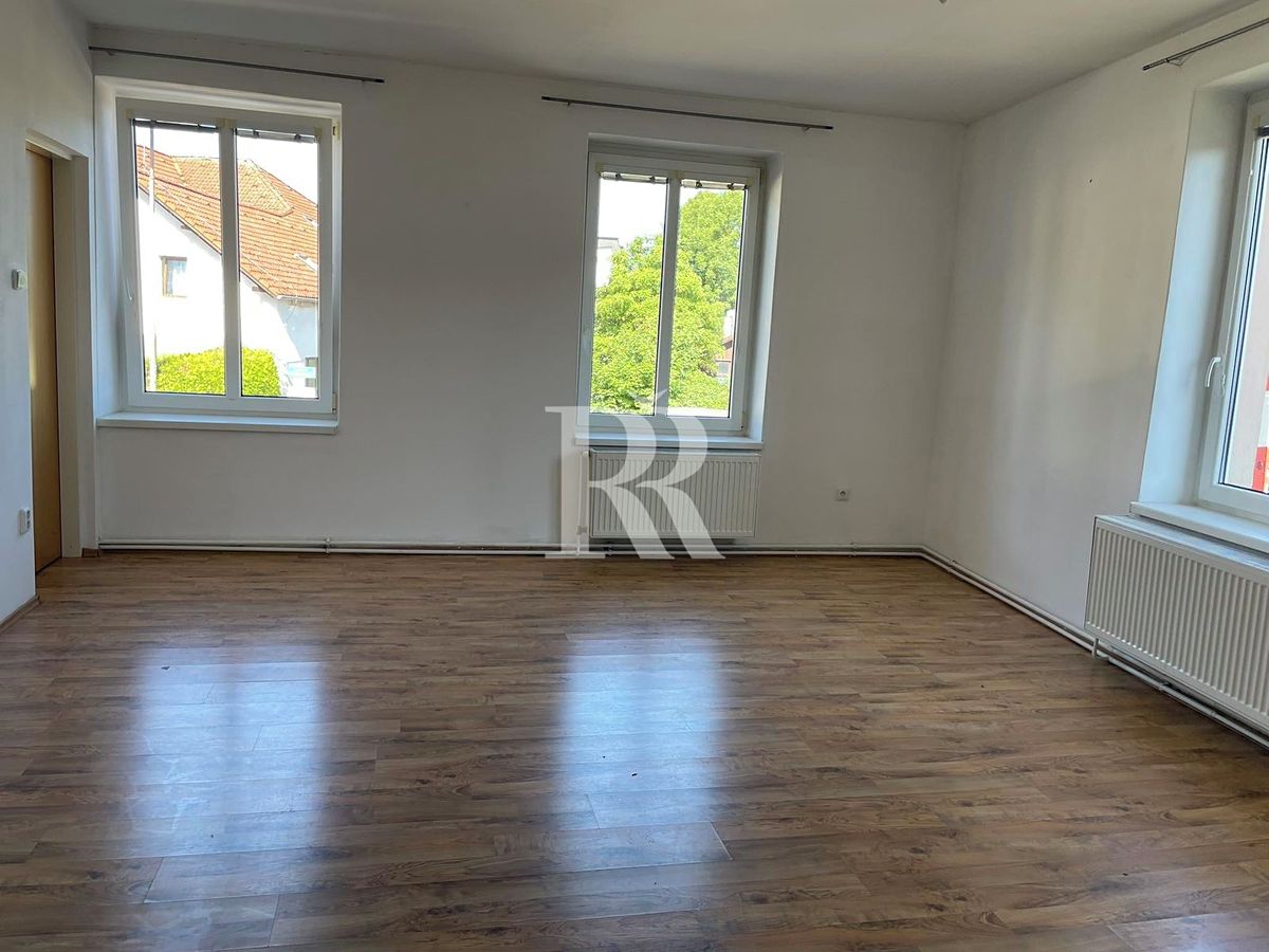 Pronájem bytu 2+1 65 m² – fotografie 2