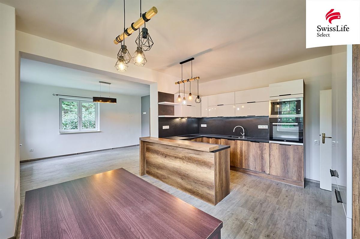 Prodej rodinného domu 238 m², pozemek 1245 m² – fotografie 5