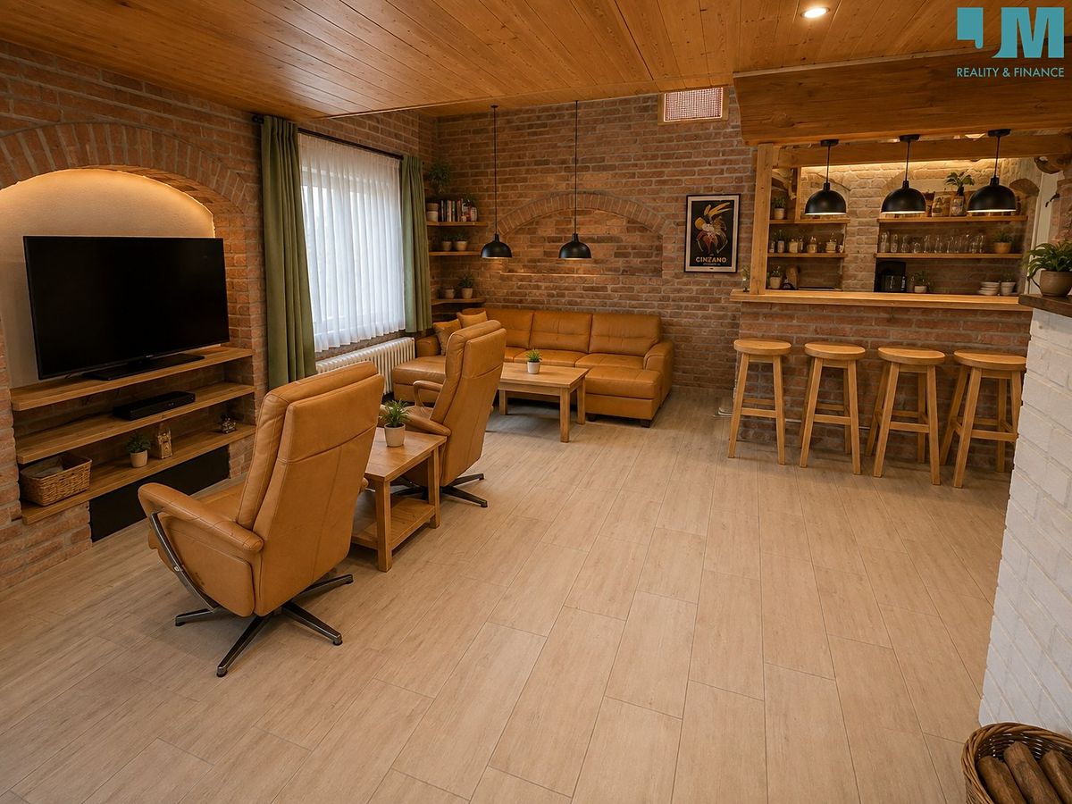 Prodej rodinného domu 250 m², pozemek 721 m² – fotografie 3