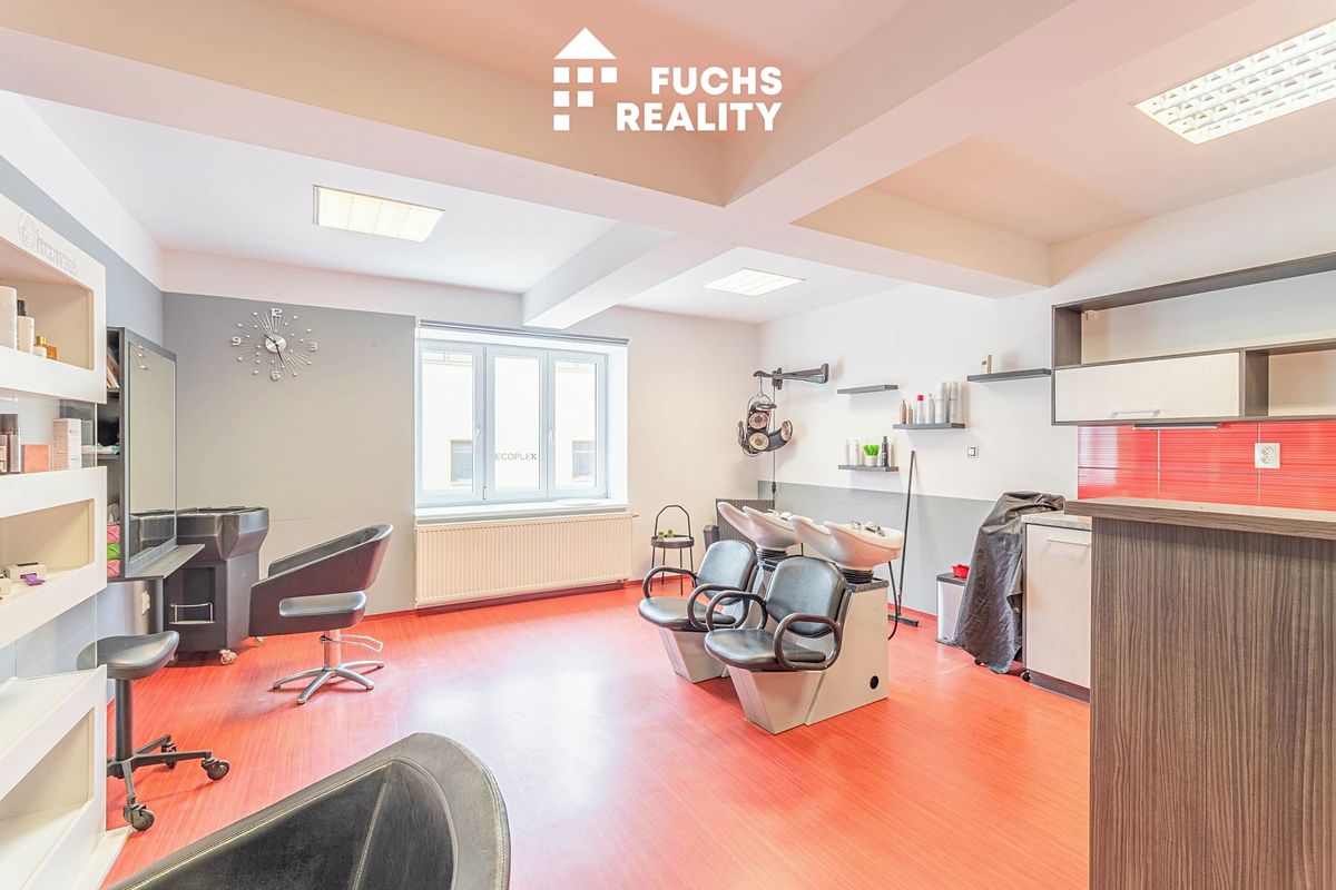 Prodej kanceláře 45 m² – fotografie 2