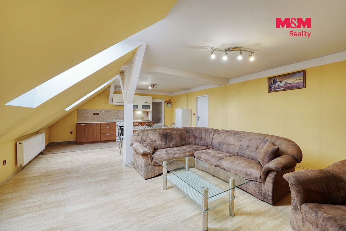 Prodej rodinného domu 152 m², pozemek 386 m² – fotografie 2