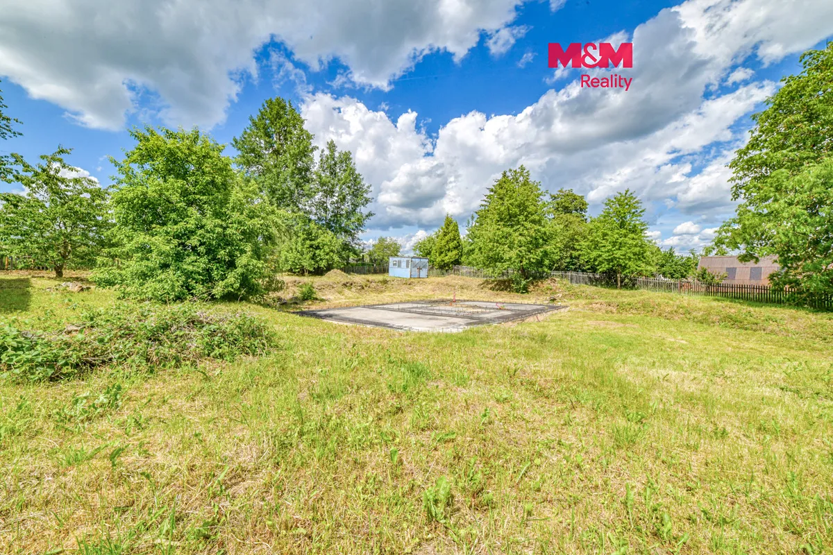 Prodej stavebního pozemku 1779 m²