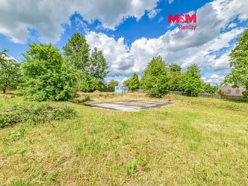 Prodej stavebního pozemku 1779 m², Chodová Planá – náhled fotky 1