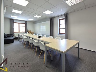 Pronájem kanceláře 277 m²