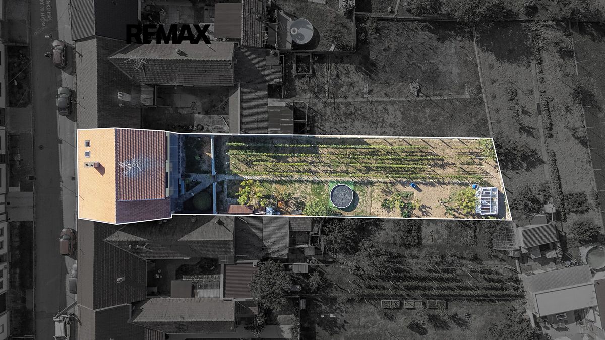 Prodej rodinného domu 225 m², pozemek 780 m² – fotografie 5