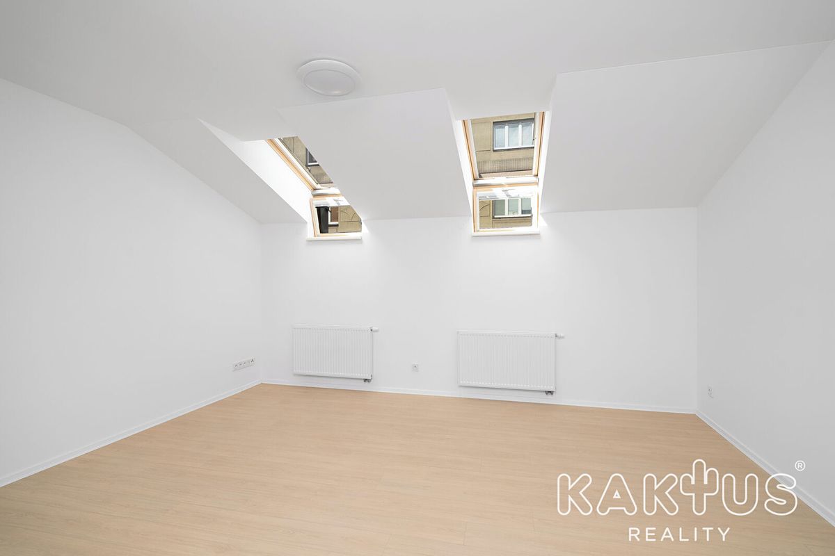 Pronájem bytu 2+kk 54 m² – fotografie 3