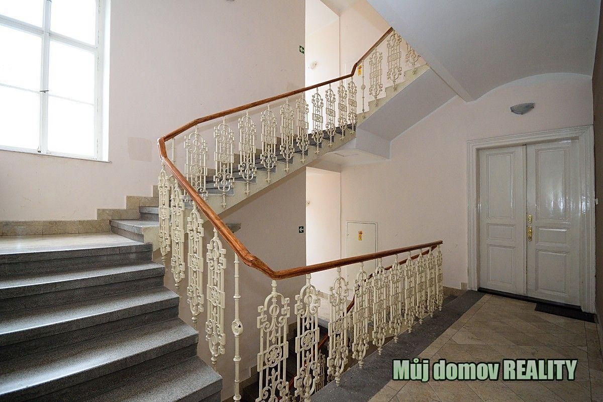 Pronájem bytu 1+kk 33 m² – fotografie 3