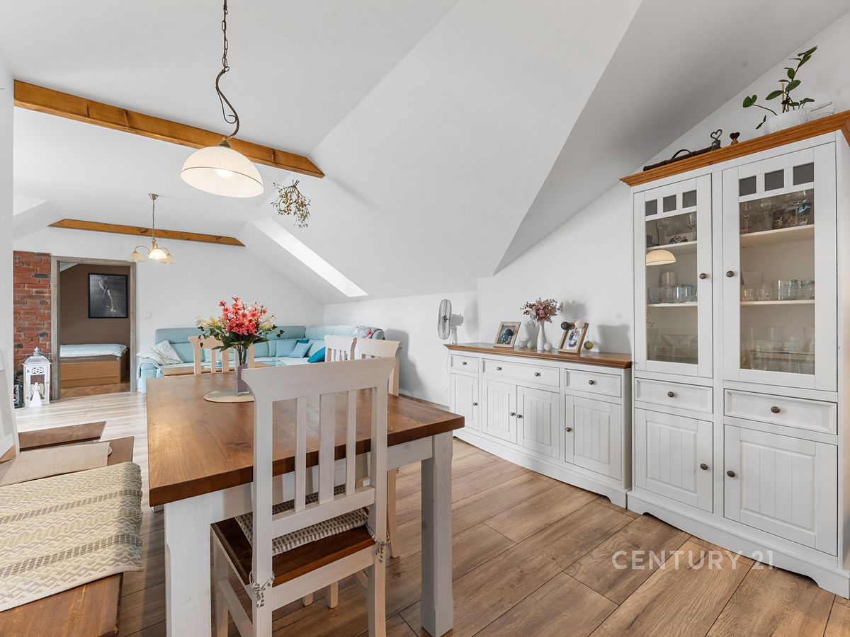 Prodej rodinného domu 357 m², pozemek 265 m² – fotografie 3