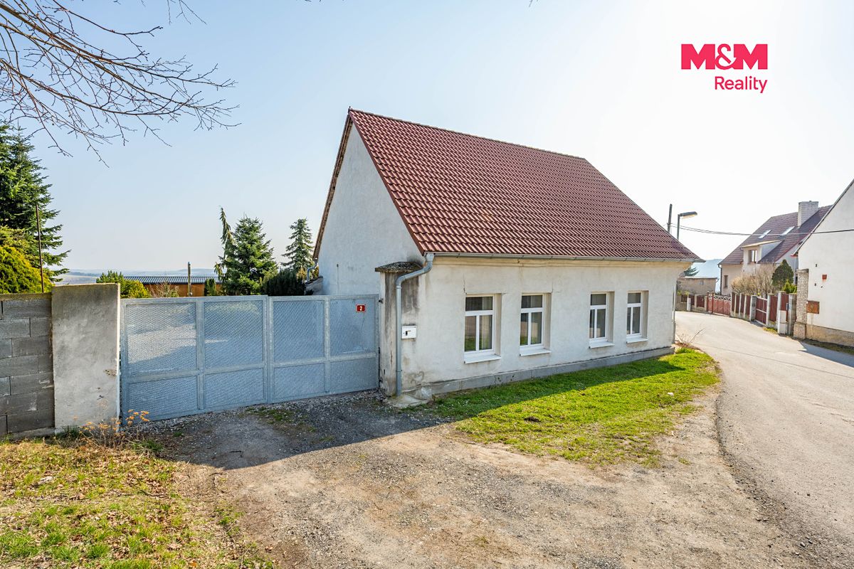 Prodej rodinného domu 240 m², pozemek 893 m² – fotografie 3