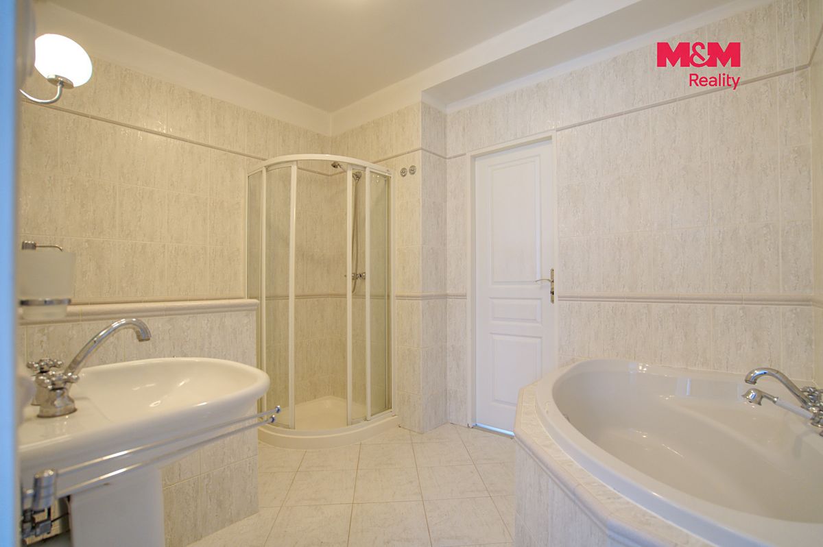 Prodej rodinného domu 120 m², pozemek 1104 m² – fotografie 2
