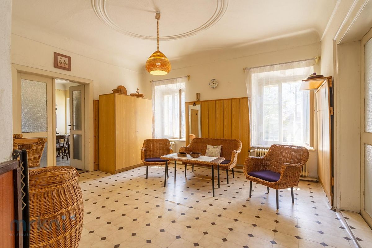 Prodej rodinného domu 400 m², pozemek 1400 m²