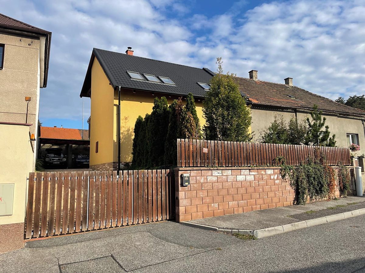 Pronájem rodinného domu 160 m², pozemek 600 m² – fotografie 2