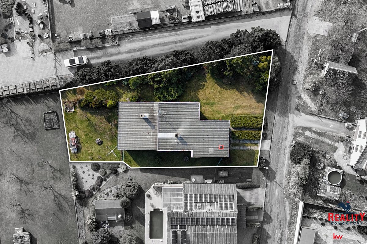 Prodej rodinného domu 256 m², pozemek 875 m² – fotografie 5