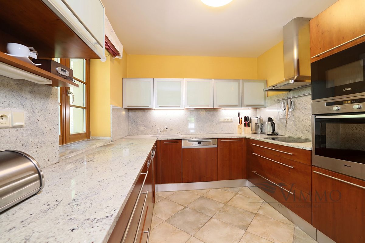 Prodej vily 298 m², pozemek 3259 m² – fotografie 4
