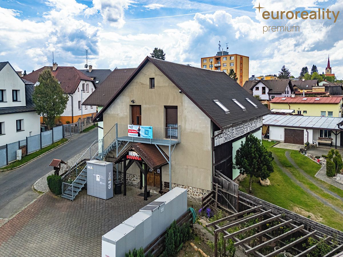 Prodej rodinného domu 229 m², pozemek 588 m² – fotografie 5