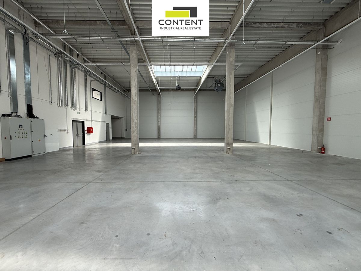 Pronájem skladového prostoru 1060 m² – fotografie 2