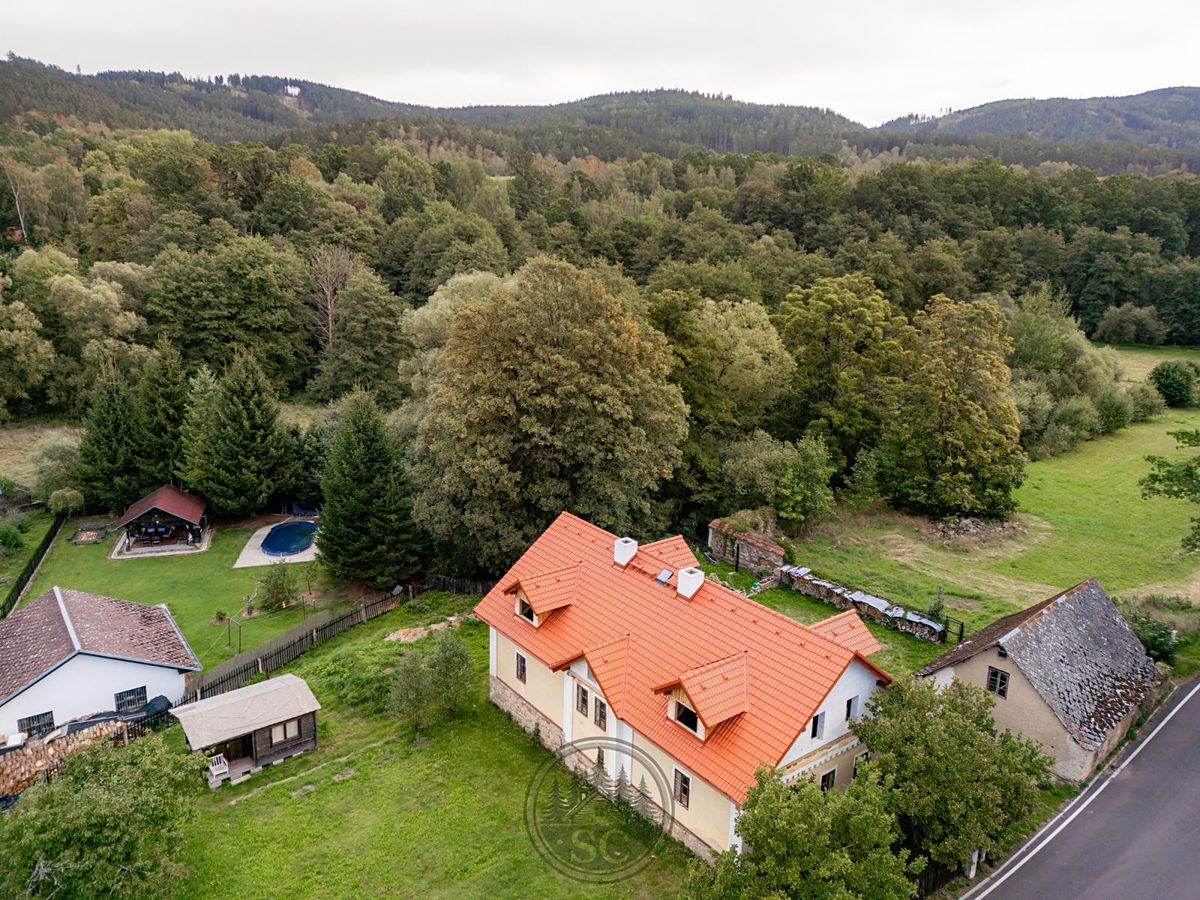 Prodej rodinného domu 248 m², pozemek 1427 m²