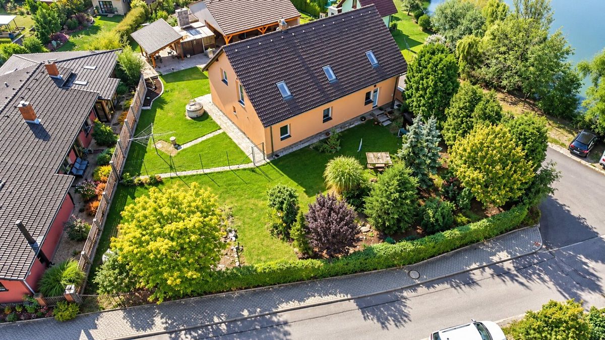 Prodej rodinného domu 260 m², pozemek 1386 m²