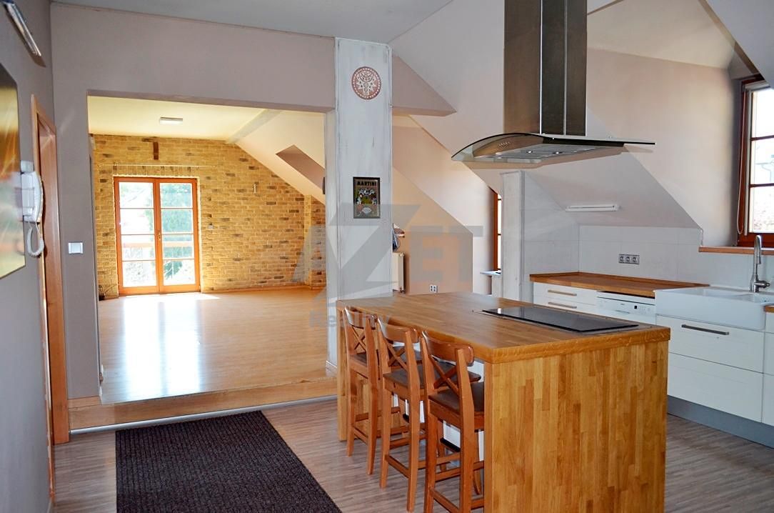 Prodej rodinného domu 350 m², pozemek 577 m²