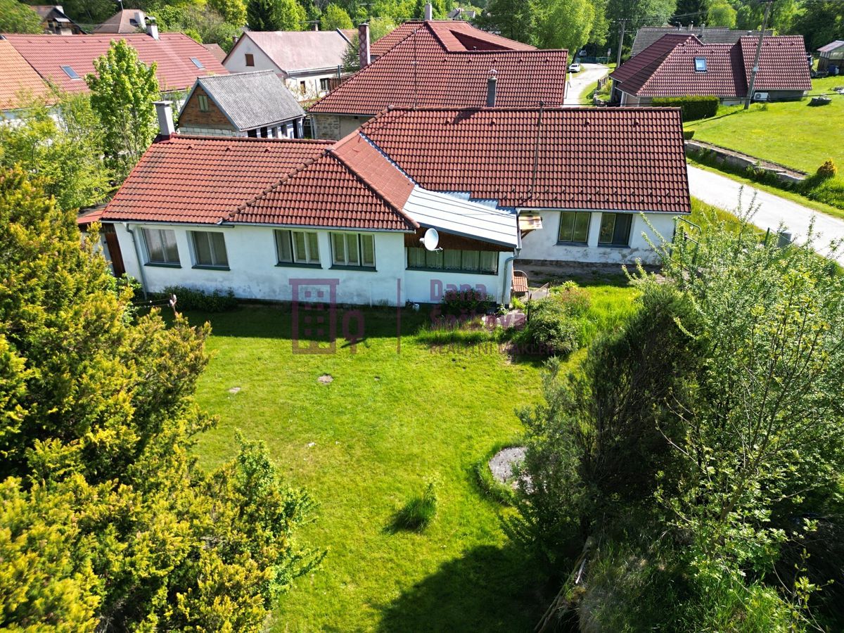Prodej rodinného domu 144 m², pozemek 980 m² – fotografie 2