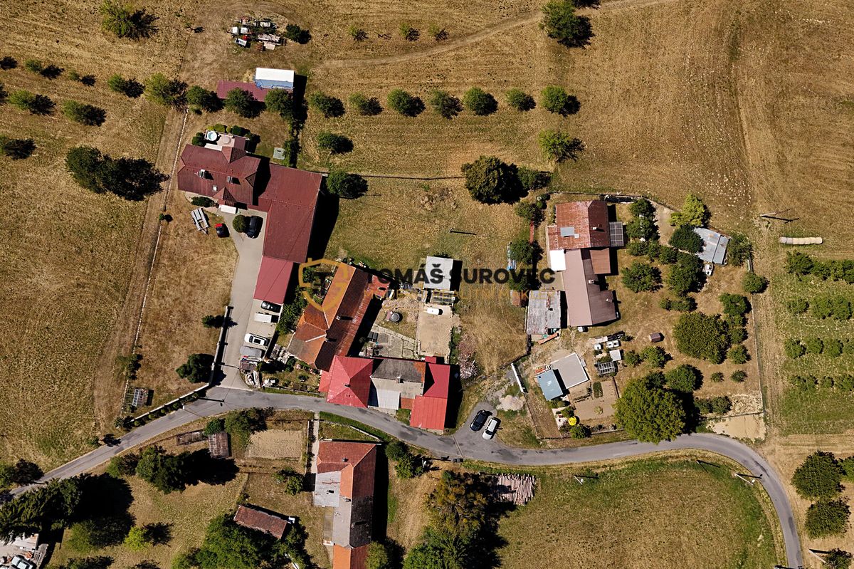Prodej stavebního pozemku 932 m² – fotografie 3
