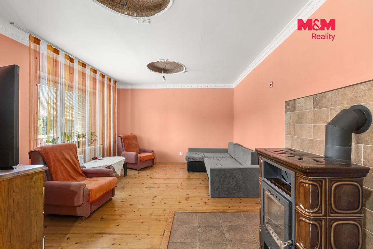 Prodej rodinného domu 130 m², pozemek 800 m² – fotografie 2