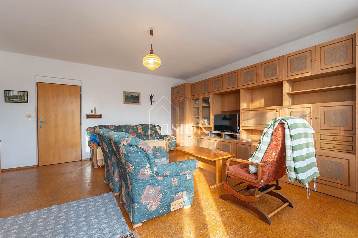 Prodej vícegeneračního domu 204 m², pozemek 809 m² – fotografie 3