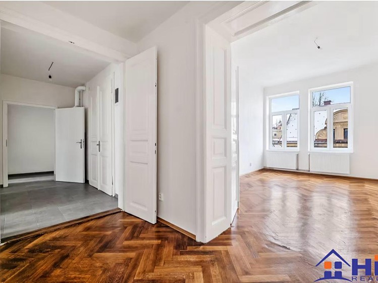 Pronájem bytu 2+1, 88 m² (6 z 20)