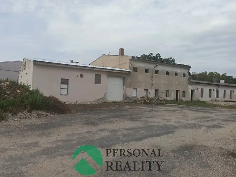 Prodej skladového prostoru 1200 m², Krakovany – náhled fotky 2