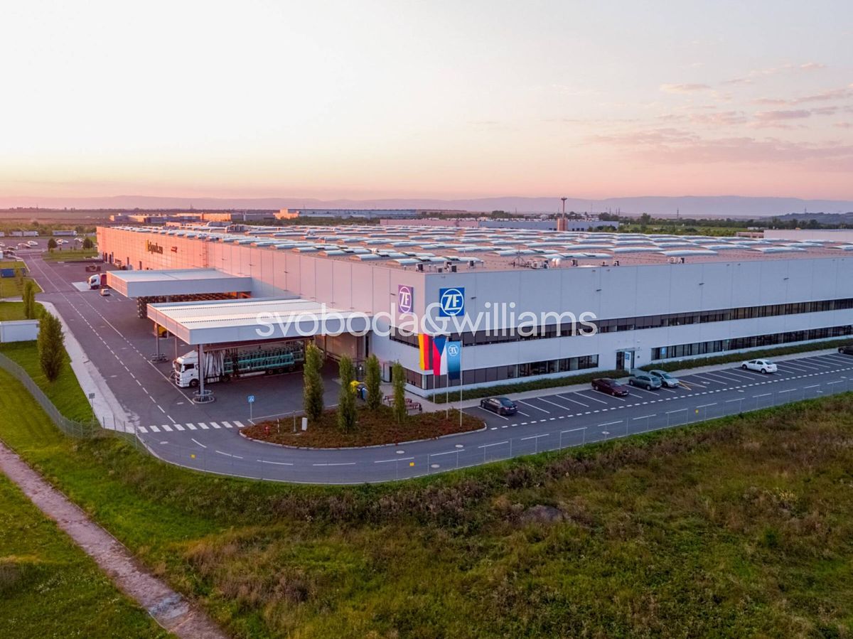 Pronájem výrobní haly, prostoru 4246 m² – fotografie 2