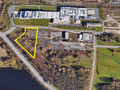 Prodej komerčního pozemku 7000 m²
