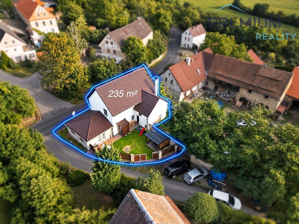 Prodej rodinného domu 132 m², pozemek 235 m² – fotografie 2