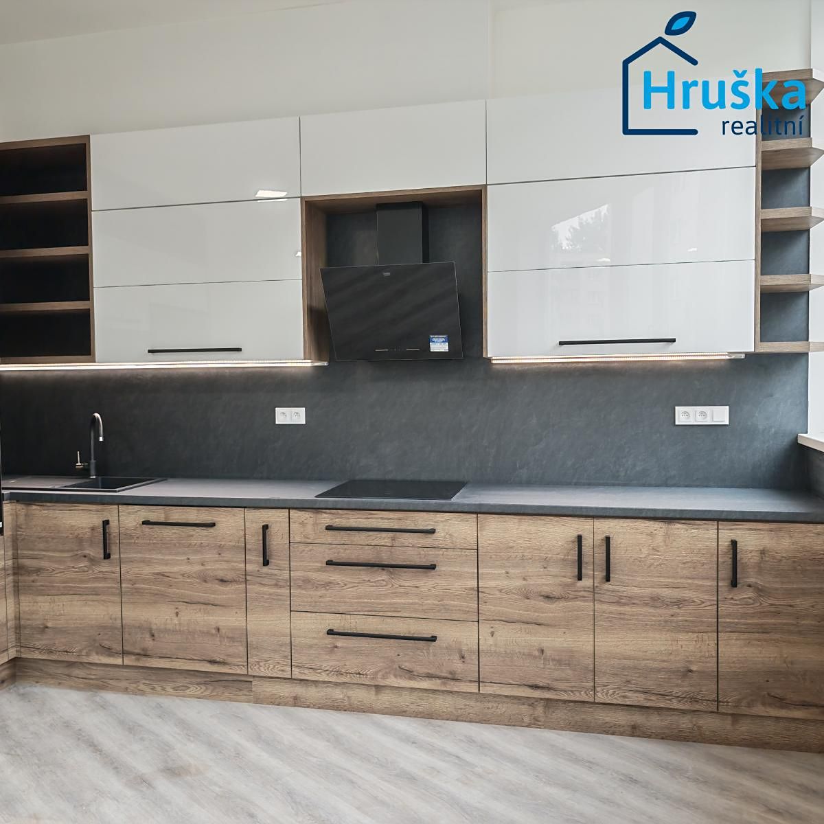 Pronájem bytu 2+kk 70 m² – fotografie 2