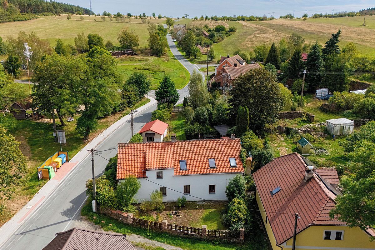 Prodej rodinného domu 206 m², pozemek 836 m²