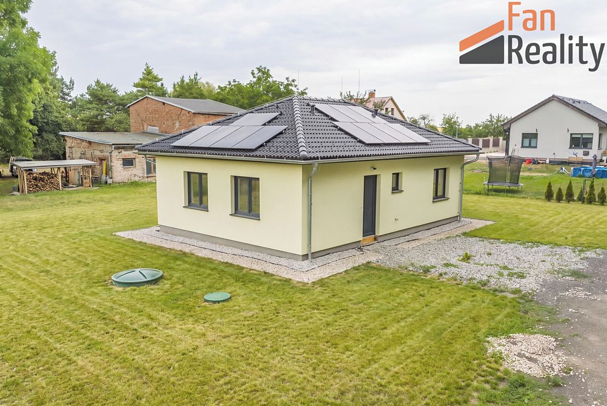 Prodej rodinného domu 67 m², pozemek 858 m² – fotografie 2