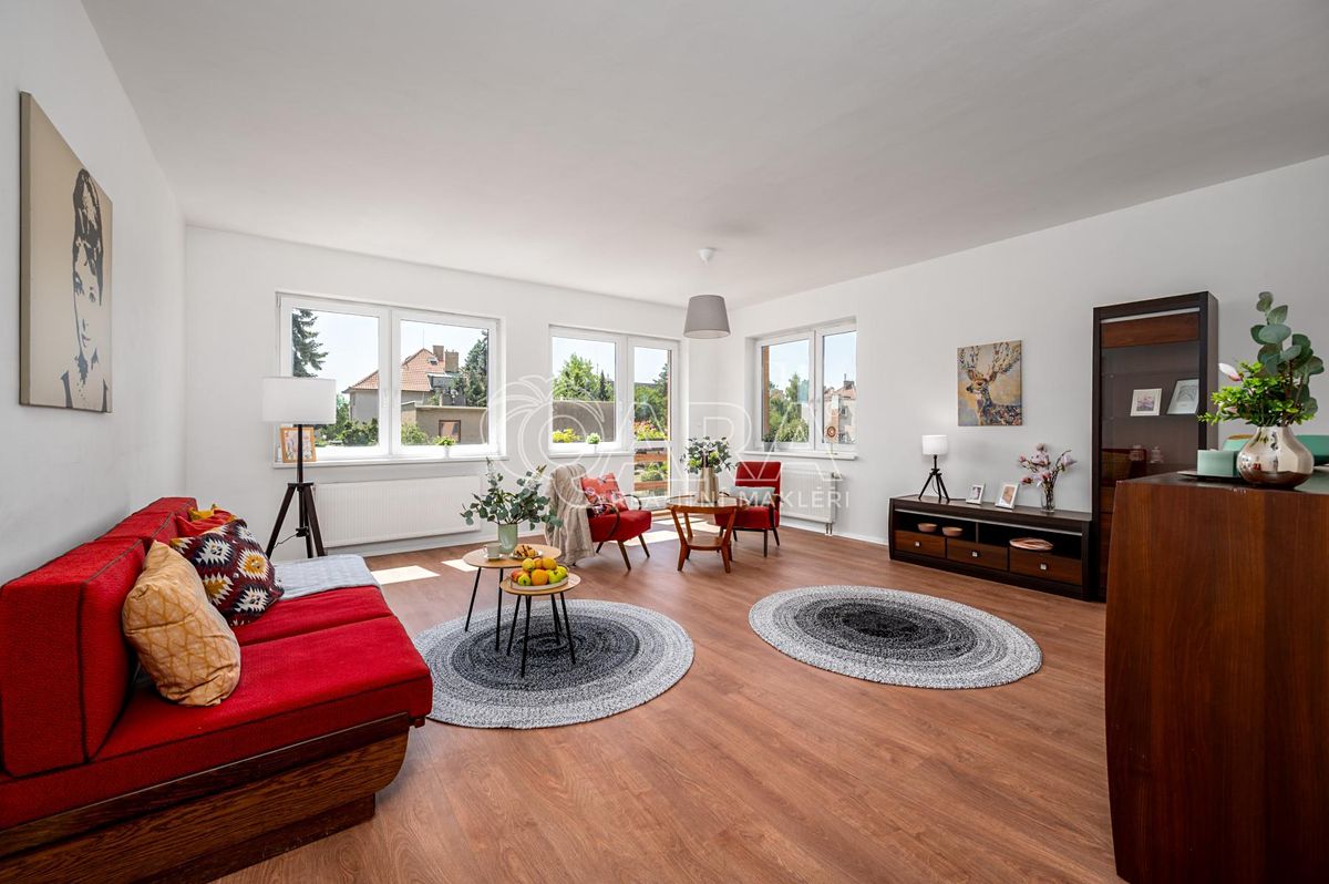 Prodej vícegeneračního domu 431 m², pozemek 654 m² – fotografie 2
