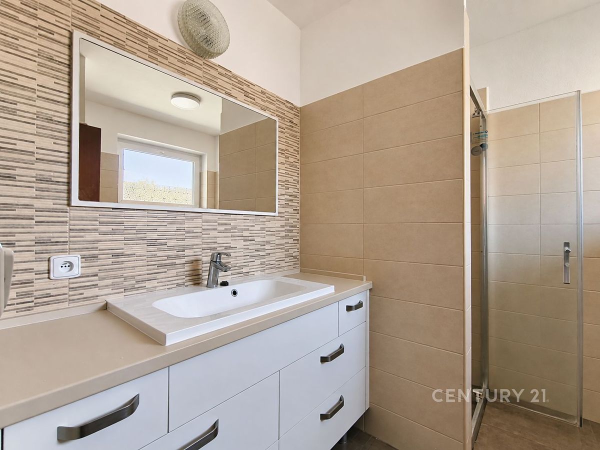 Prodej rodinného domu 210 m², pozemek 2331 m² – fotografie 4