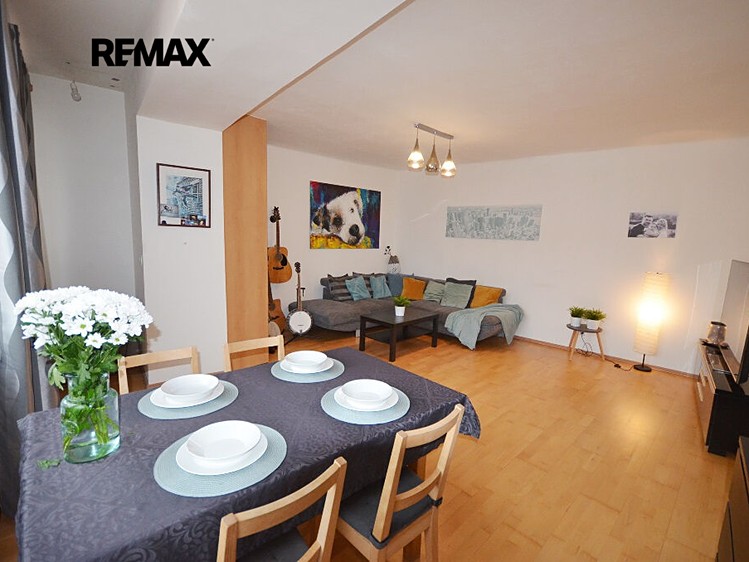 Haus zum Kauf, 200 m² (2 von 42)